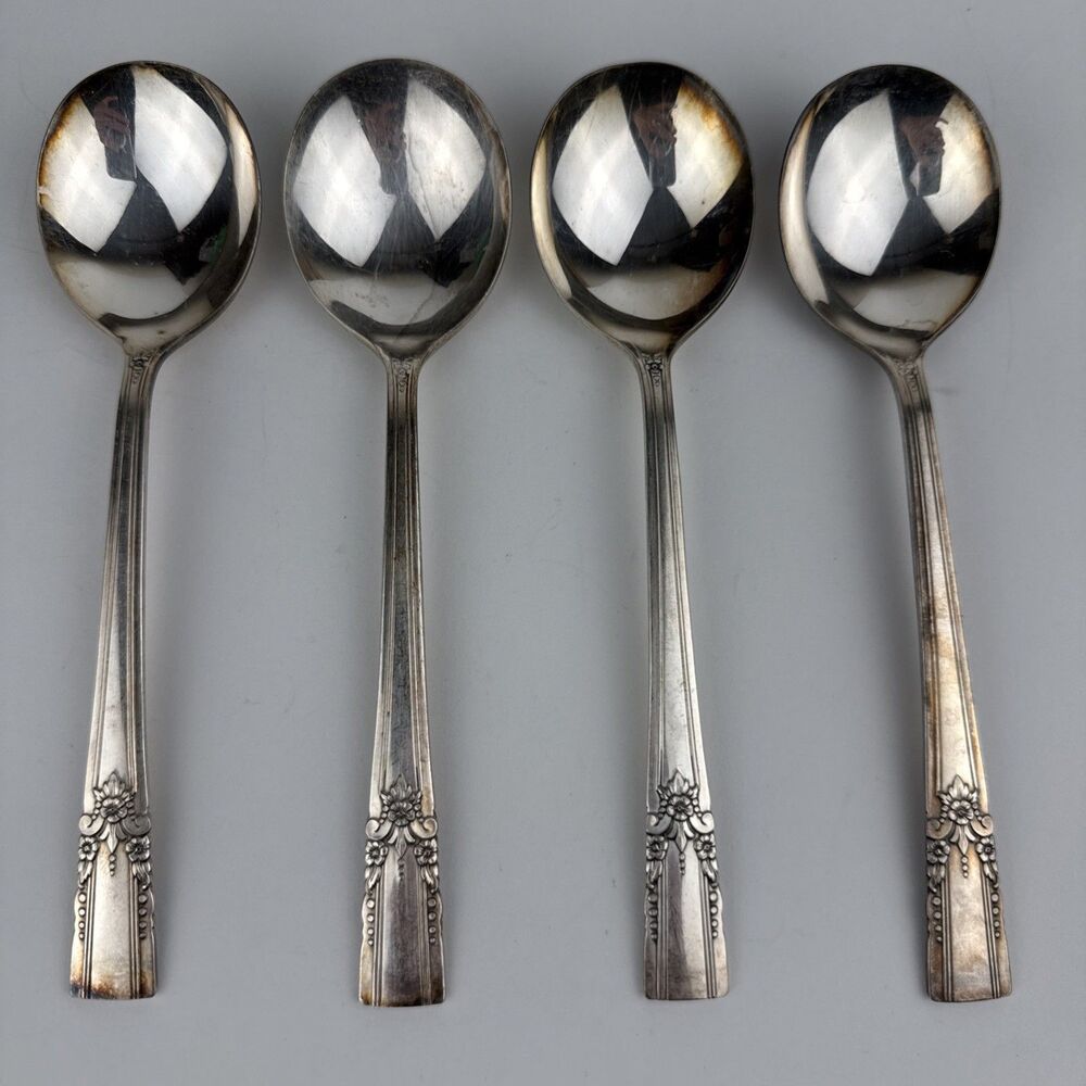 Oneida Wm Rogers Artistic Round Soup Spoons Set of 4